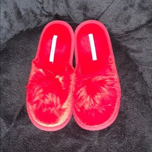 Victoria’s Secret size M slippers